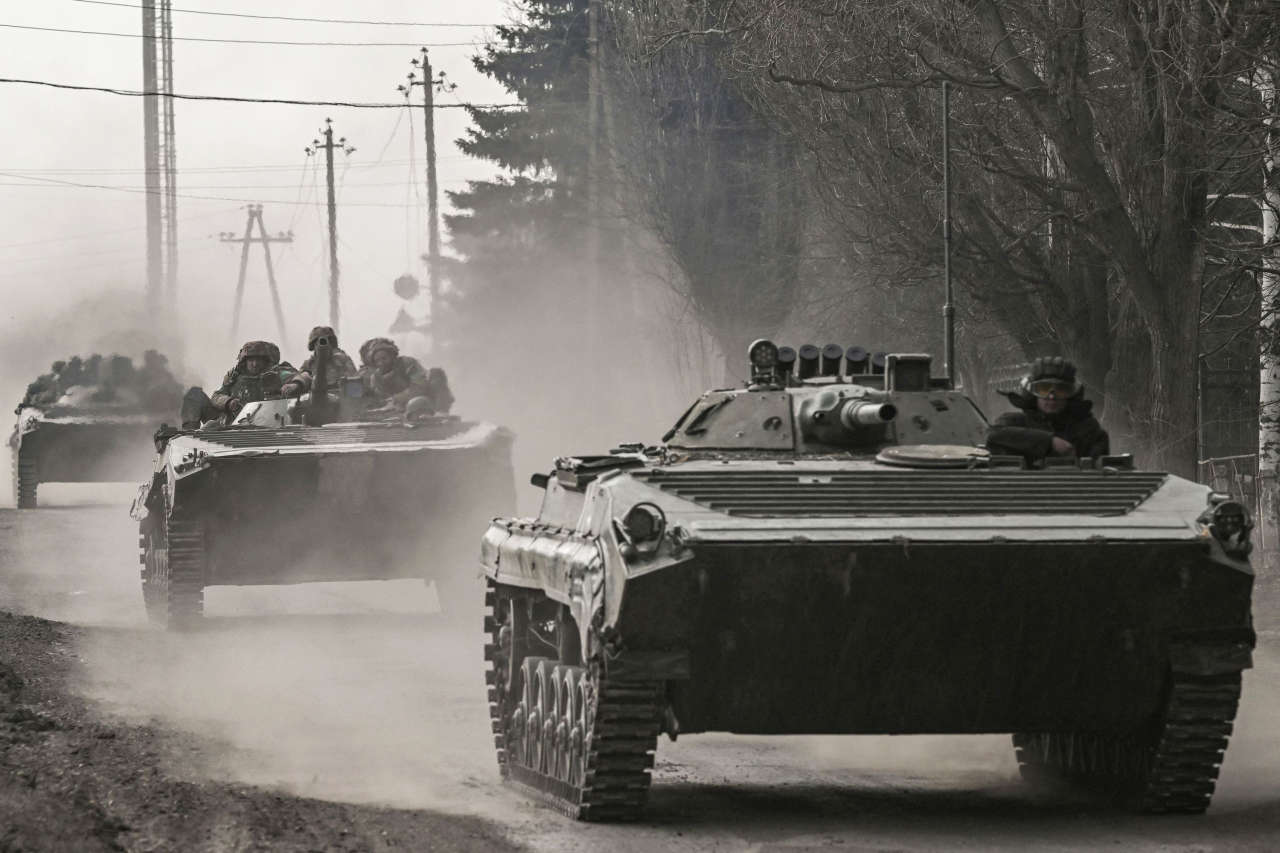 Quân đội Nga tung video tịch thu xe tăng Leopard 2, xe bọc thép Bradley của Ukraine