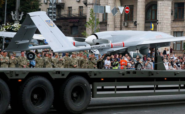 Chiến sự Nga - Ukraine “vỗ béo” nhà sản xuất máy bay không người lái Thổ Nhĩ Kỳ?