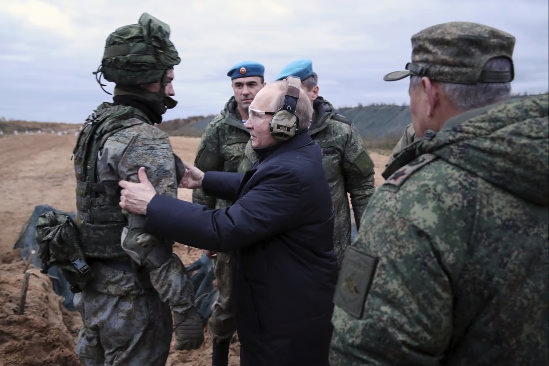 Ông Putin nhận định về tình hình quân đội Ukraine sau 16 ngày phản công