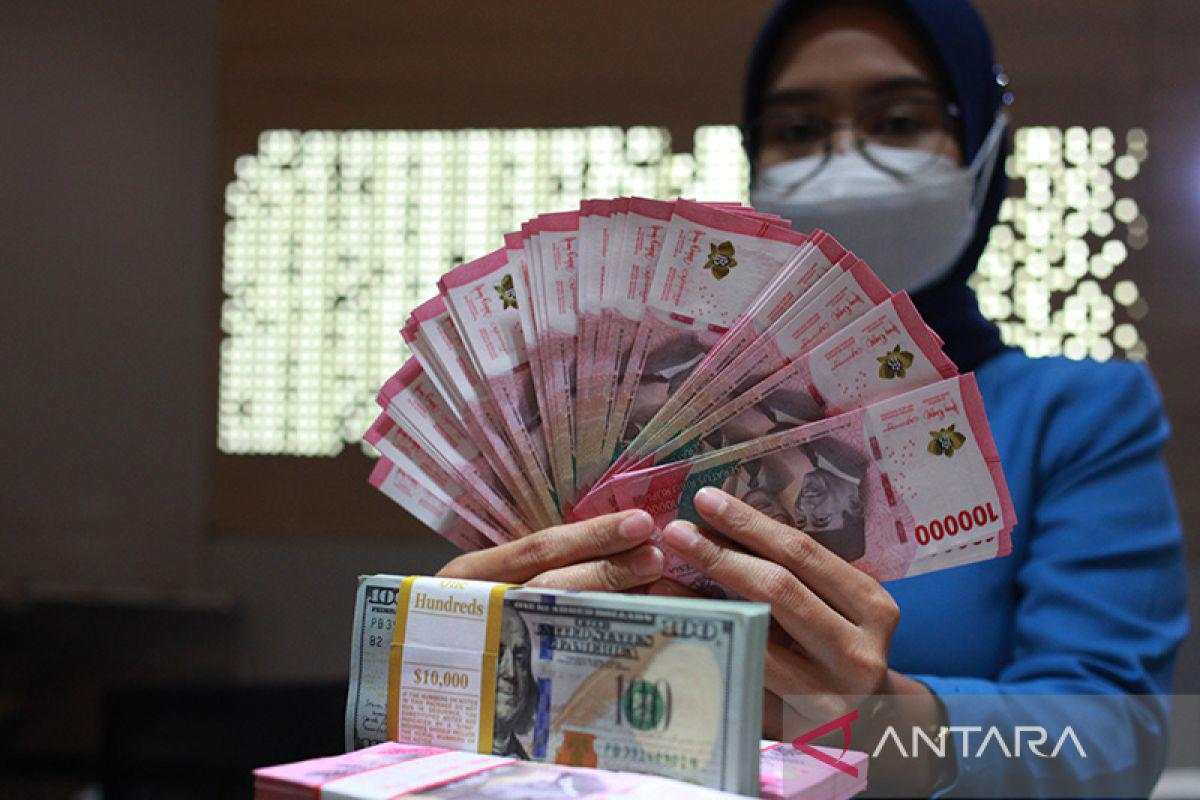 Rupiah menguat karena pergerakan positif indeks saham Asia