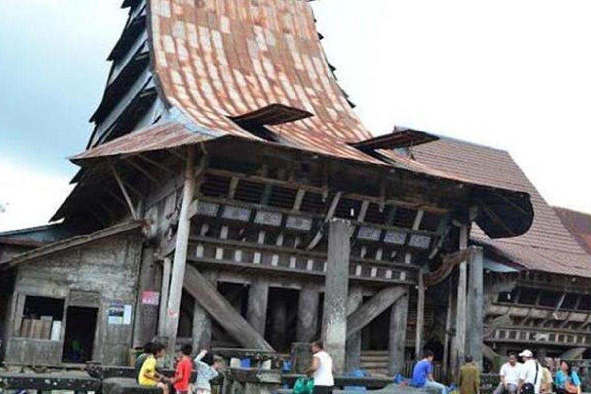 Info Pekabuhan Ambarita, Tarif Tiket, dan Jadwal Kapal ke Ajibata