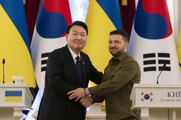 Hàn Quốc tăng mạnh viện trợ cho Ukraine