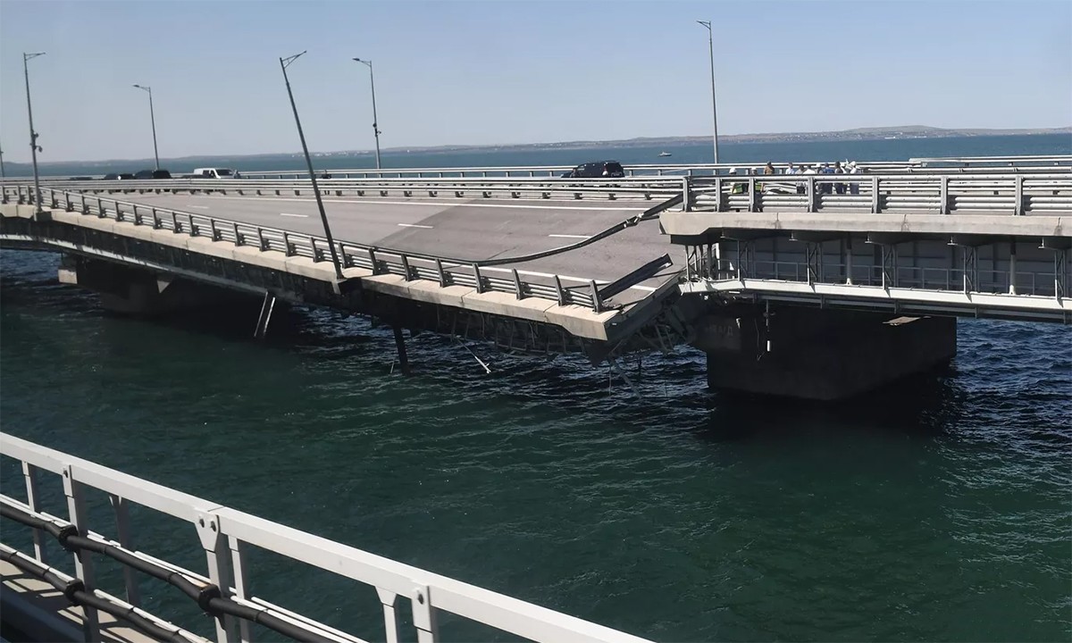 Xuồng không người lái tấn công cầu Crimea: Vì sao Nga khó phát hiện?