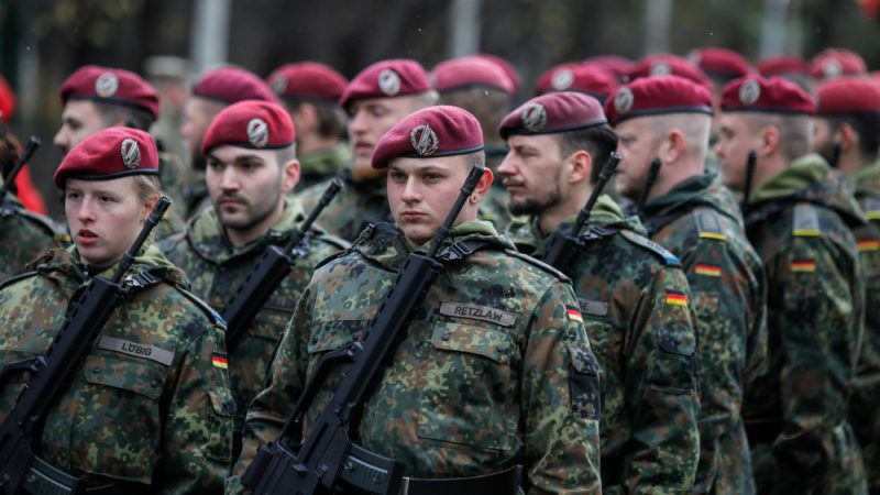 Xếp hạng sức mạnh quân sự: Ukraine tăng hạng, nhiều ông lớn NATO tụt bậc