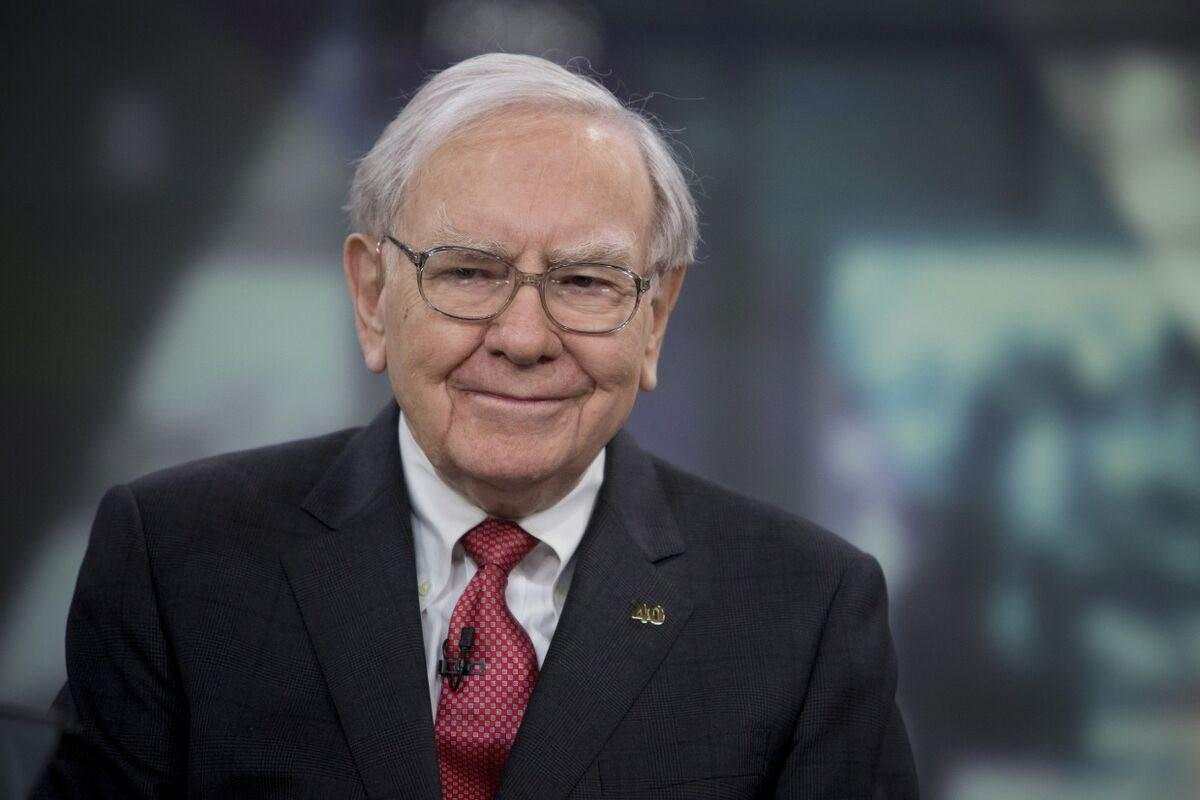 'Người thành công luôn có lối đi riêng': Warren Buffett đang đổ cả chục tỷ USD vào một cổ phiếu, bất chấp Phố Wall 'quay lưng' và đưa ra dự báo xấu