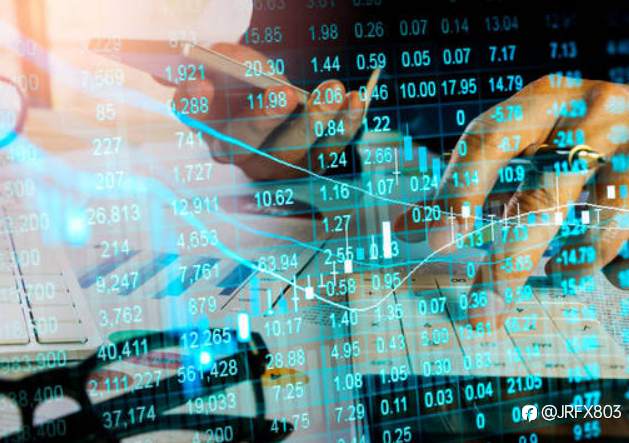 What does a Forex trader do?