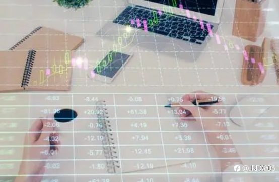 How much money can a Forex trader make in a month?