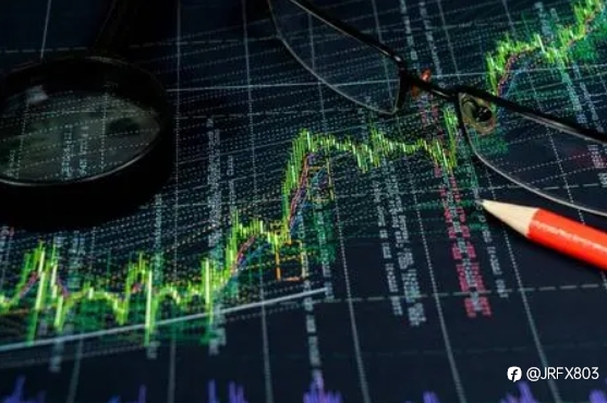 What applications do most foreign exchange traders use?