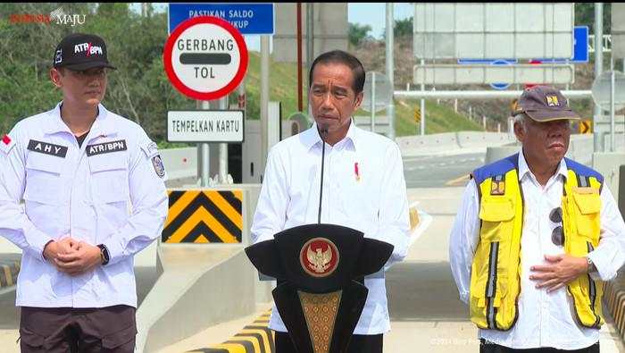 Habiskan Rp 369 M, Jokowi Perbaiki 63 Km Jalan Rusak di Riau