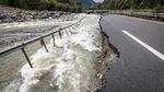 Penampakan Jalan Raya di Swiss Hancur Diterjang Banjir