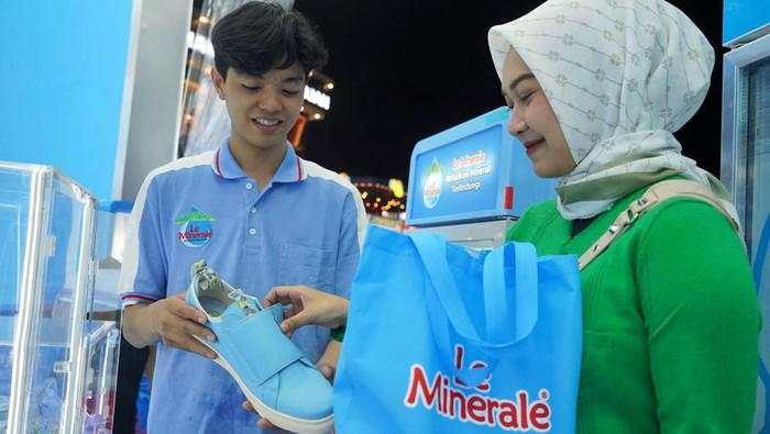 Le Minerale Beri Edukasi Produk Daur Ulang PET di Jakarta Fair Kemayoran