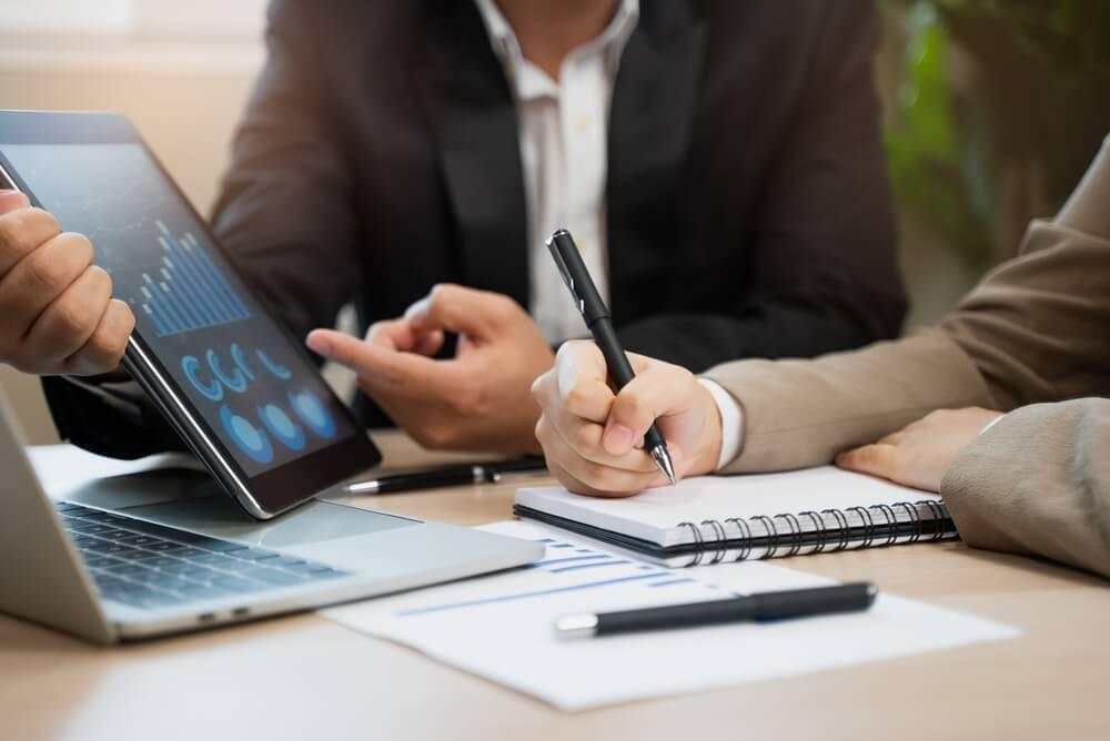 Investment Consultant: How to Choose the Right Advisor