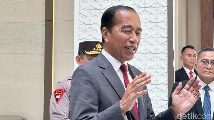 Jokowi Ingin Limbah Kelapa Bisa Disulap Jadi Bioavtur