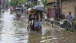 Potret Jalanan di Guwahati India Terendam Banjir Usai Hujan Lebat