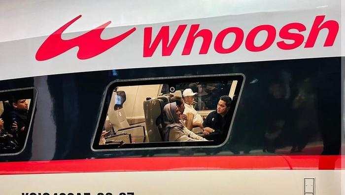 Jokowi & Erick Thohir Ngobrol Bareng di Kereta Cepat, Ini yang Dibahas