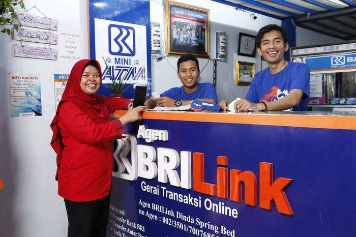 Kisah Agen BRILink Tanjung Priuk, Sukses Berangkatkan Keluarga Umrah