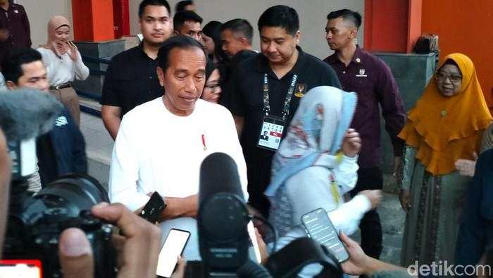 Sebelum Lantik Tiga Wamen baru, Jokowi Ngobrol Dulu dengan Prabowo