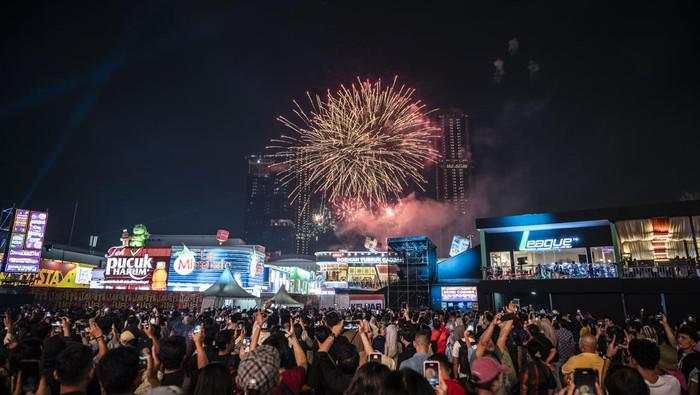 Pesta Kembang Api Akhiri Jakarta Fair 2024