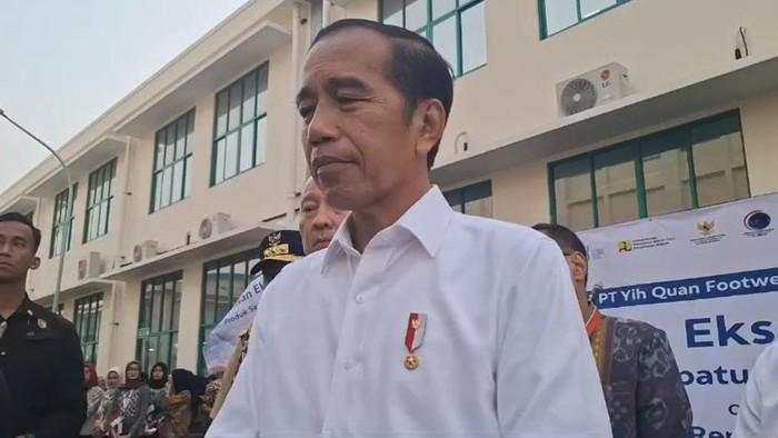 Jokowi Lepas Ekspor 16 Ribu Pasang Sepatu Made in Batang ke AS