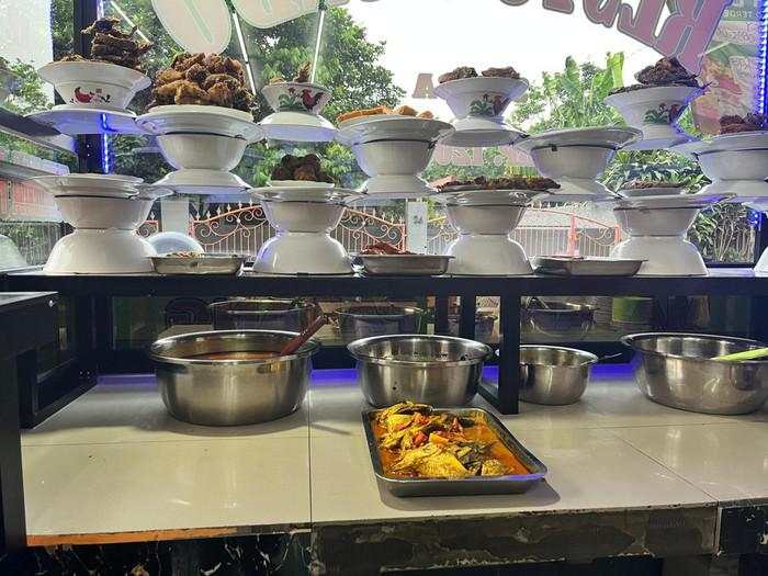 Terungkap! Ini Alasan Orang Tegal Pilih Buka Warung Makan Padang