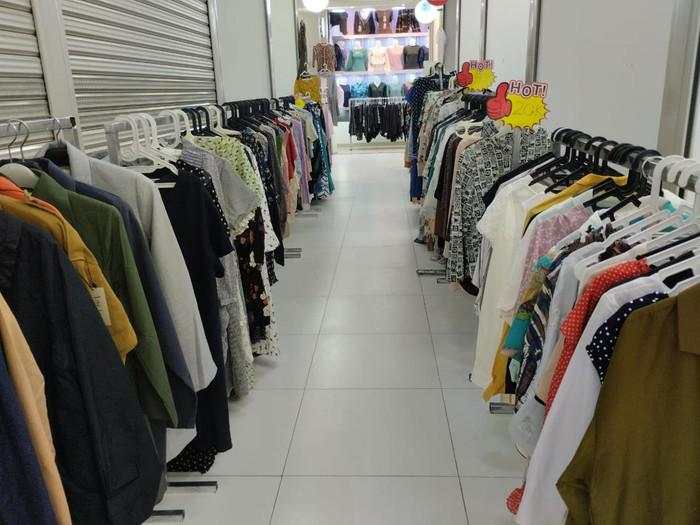 Di Tengah Heboh Impor Pakaian Bekas, Ternyata Ada Pusat Thrifting di Jakarta