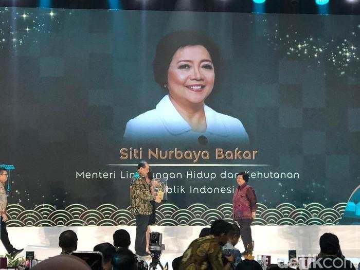 Cerita Menteri LHK Siti Nurbaya Sukses Kurangi Deforestasi-Turunkan Emisi