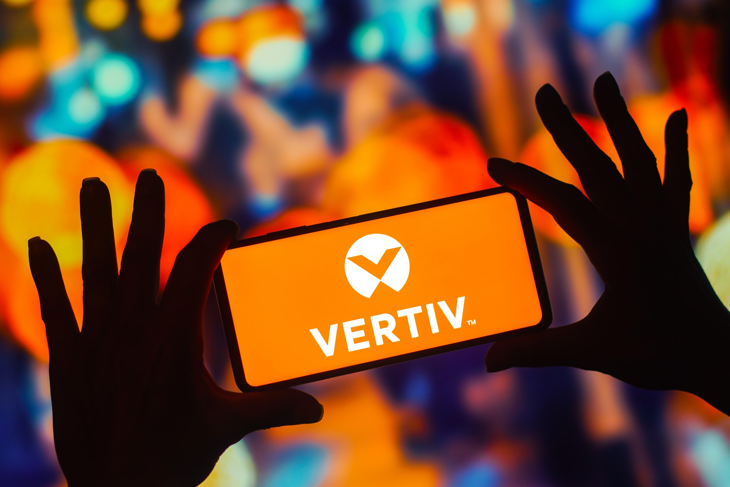 财报前瞻：Vertiv Holding的AI驱动之旅