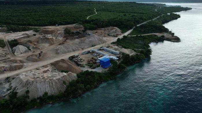 Foto Udara Tambang Batu Gamping di Buton Tengah