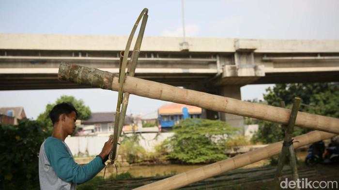 Jelang HUT RI, Batang Pohon Pinang Mulai Dijajakan