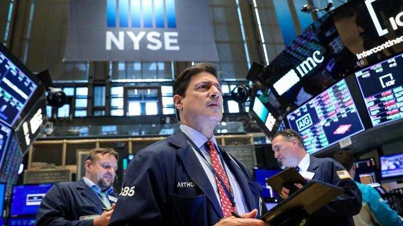 Wall Street Lesu Jelang Rilis Inflasi hingga Penjualan Ritel AS