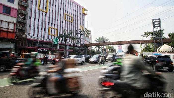 Selesai Dipasang, Begini Penampakan Girder JPO Dewi Sartika