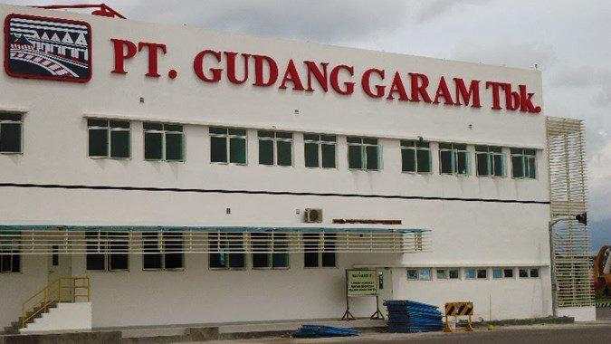 Pendapatan dan Laba Gudang Garam (GGRM) Anjlok di Semester I Gara-Gara Cukai