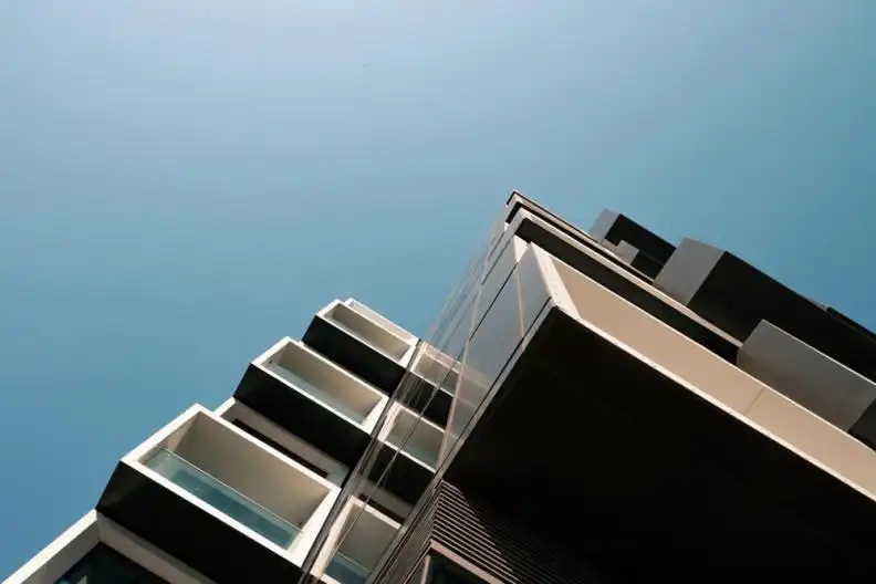 feed image