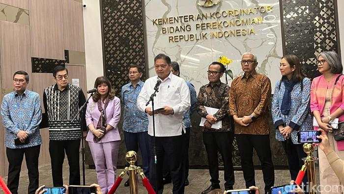 Pengusaha Temui Airlangga, Bahas Industri Tekstil Babak Belur