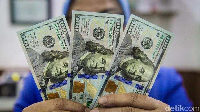 Dolar AS Pagi Ini Menguat ke Level Rp 15.609, Naik 26 Poin