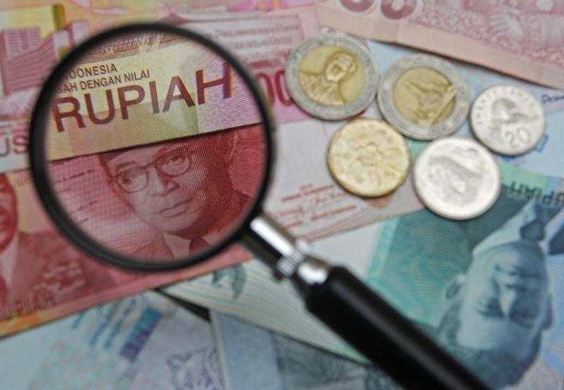 Rupiah Hari Ini Kian Melemah, Ditutup ke Rp15.428 per Dolar AS