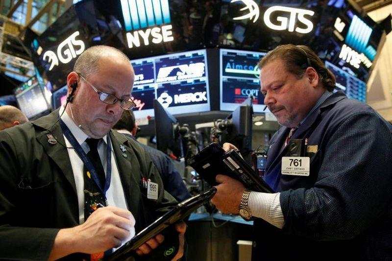 Wall Street Tak Kompak Dipicu Data Inflasi Produsen Melebihi Perkiraan