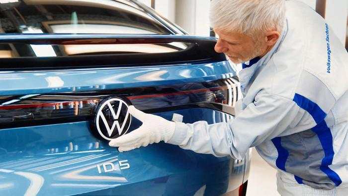 Keuangan Berdarah-darah, VW Minta Karyawan Rela Gajinya Dipotong 10%