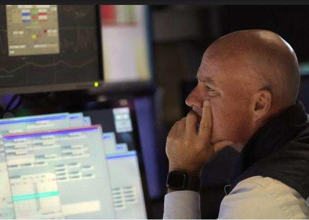 Wall Street Dibuka Beragam, Investor Was-Was Tensi Perang Rusia Ukraina