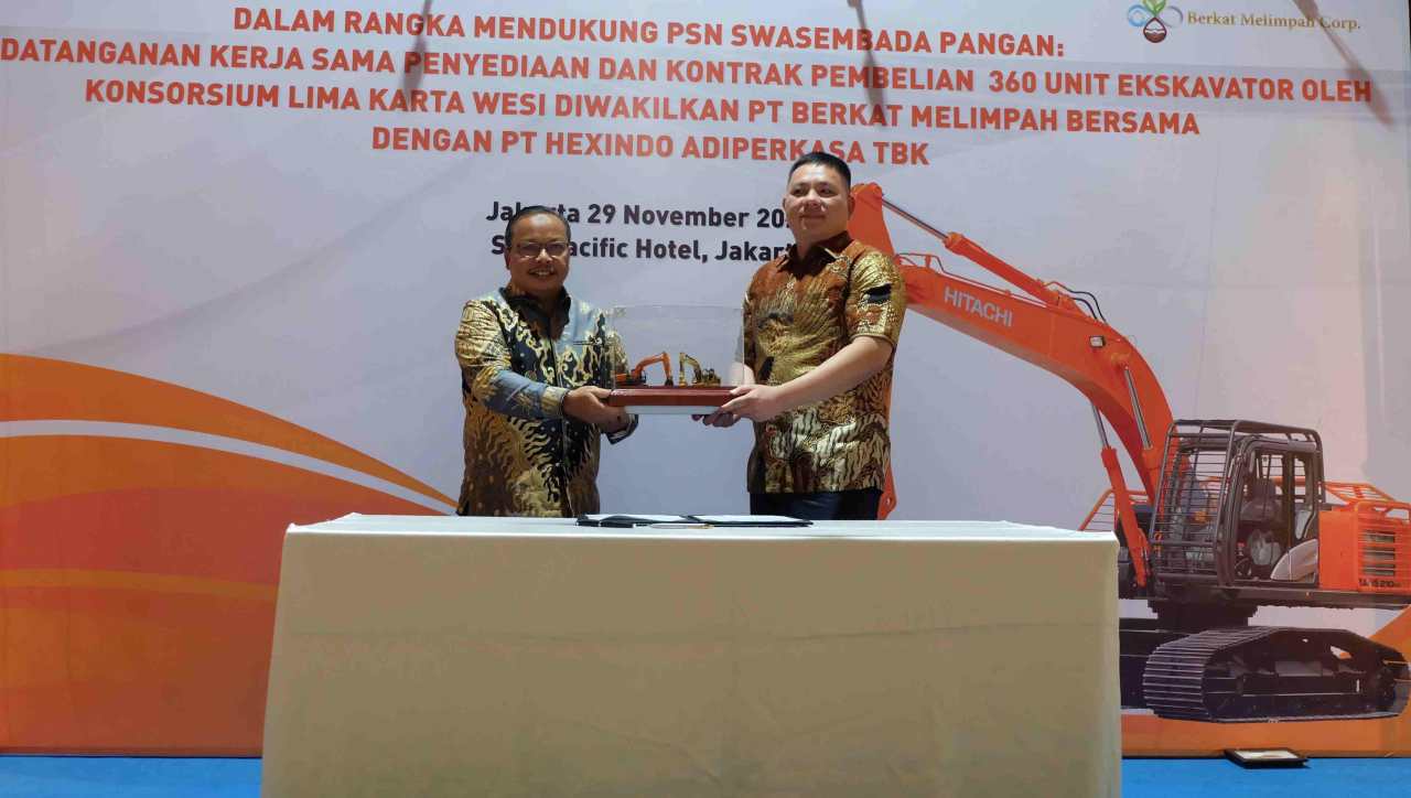 Hexindo Adiperkasa (HEXA) Pasok 360 Ekskavator untuk Proyek Swasembada Pangan di Kapuas dan Marauke