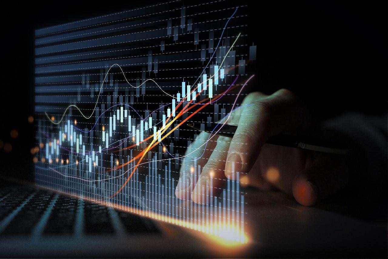 Saham ADRO Rebound, Investor Bersiap Hadapi Kabar Penting di Pekan Depan