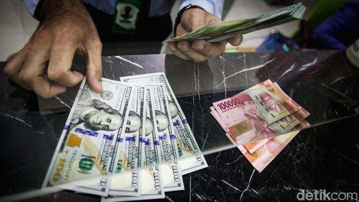 Dolar AS Menguat ke Rp 15.764 di Awal Pekan