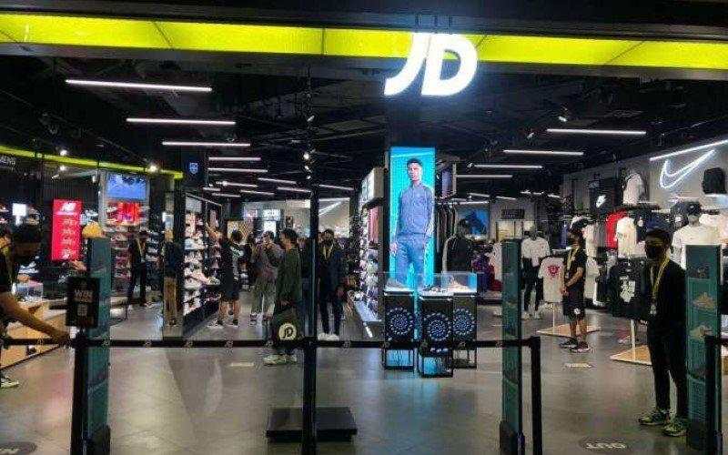 Erajaya (ERAA) Jadi Pengendali JD Sports Indonesia, Rogoh Kocek Rp94 Miliar