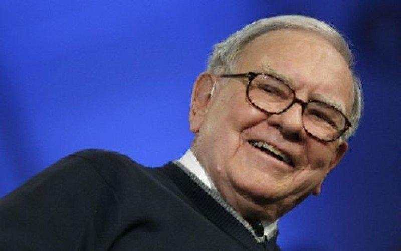 Warren Buffett Jual 60 Persen Saham Apple, Kini Pegang Kas Rp5.550 Triliun