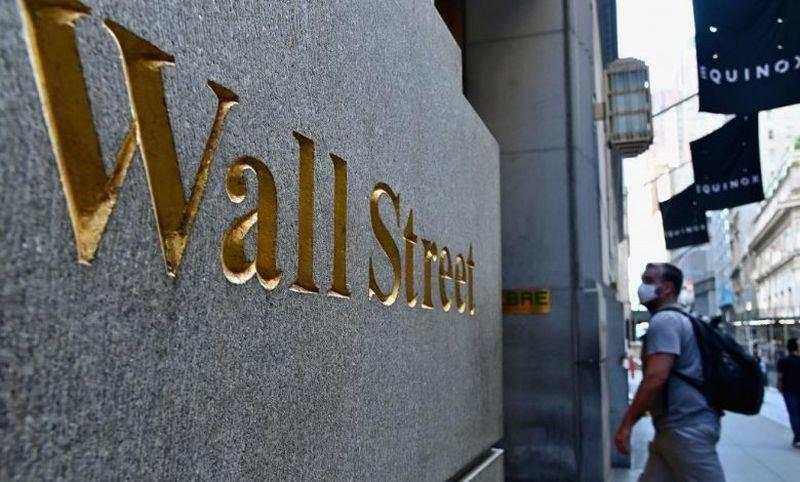 Wall Street Ditutup Lesu, S&P 500 Hentikan Rekor Selama Tiga Hari