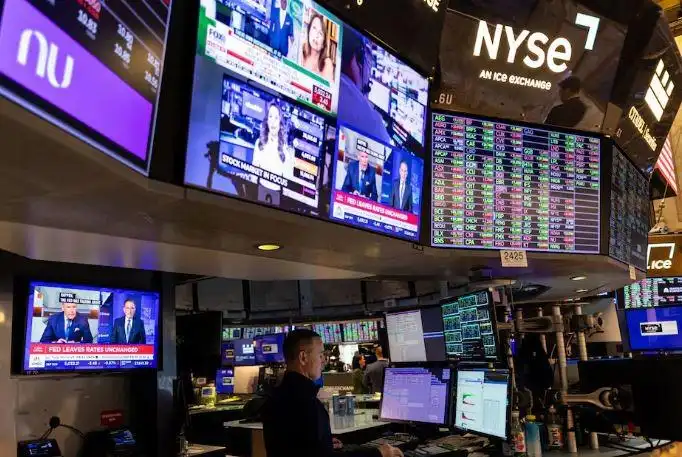 Wall Street Ditutup Turun, Sektor Teknologi Pimpin Aksi Jual