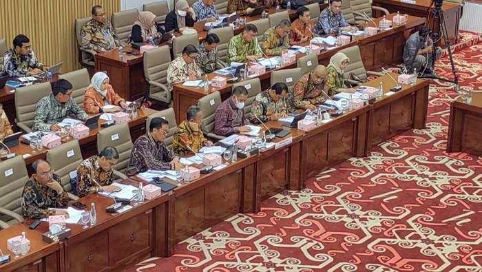 Anggota DPR Semprot Dirut Petrokimia Gresik Gegara Abaikan Pesan WA!