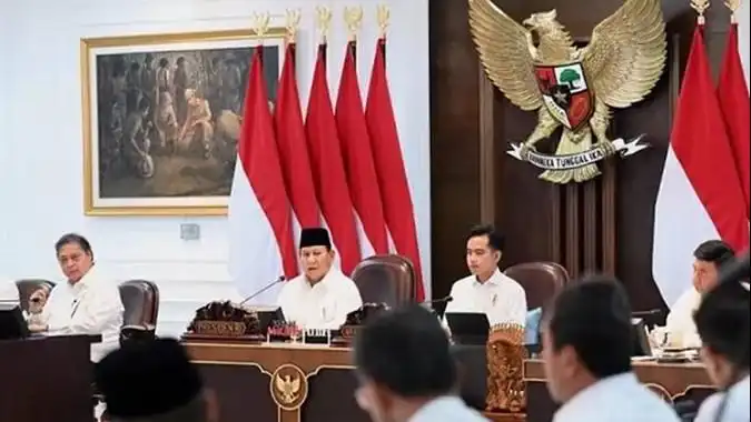 feed image