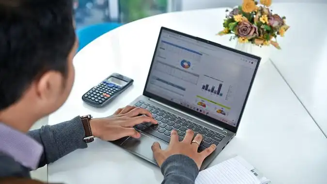 feed image