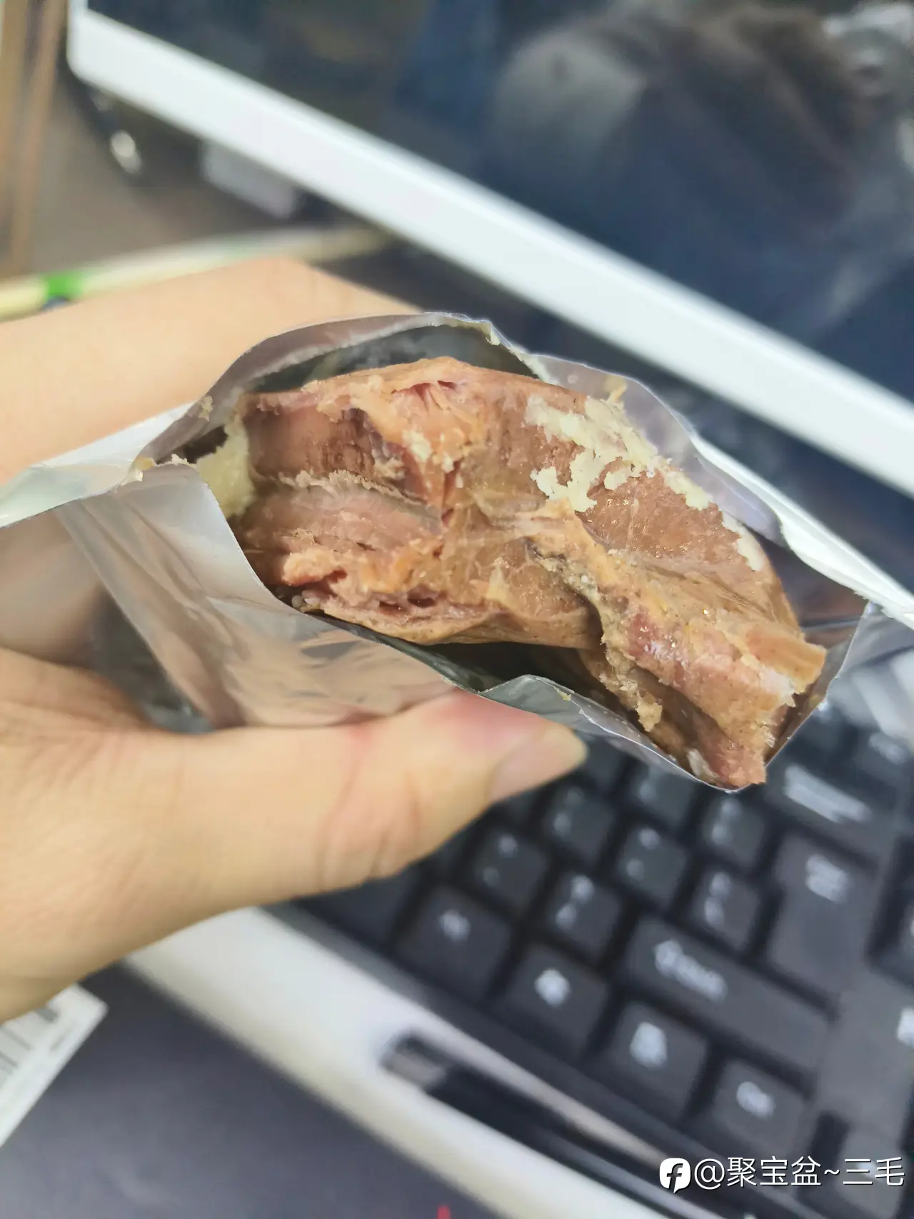 feed image